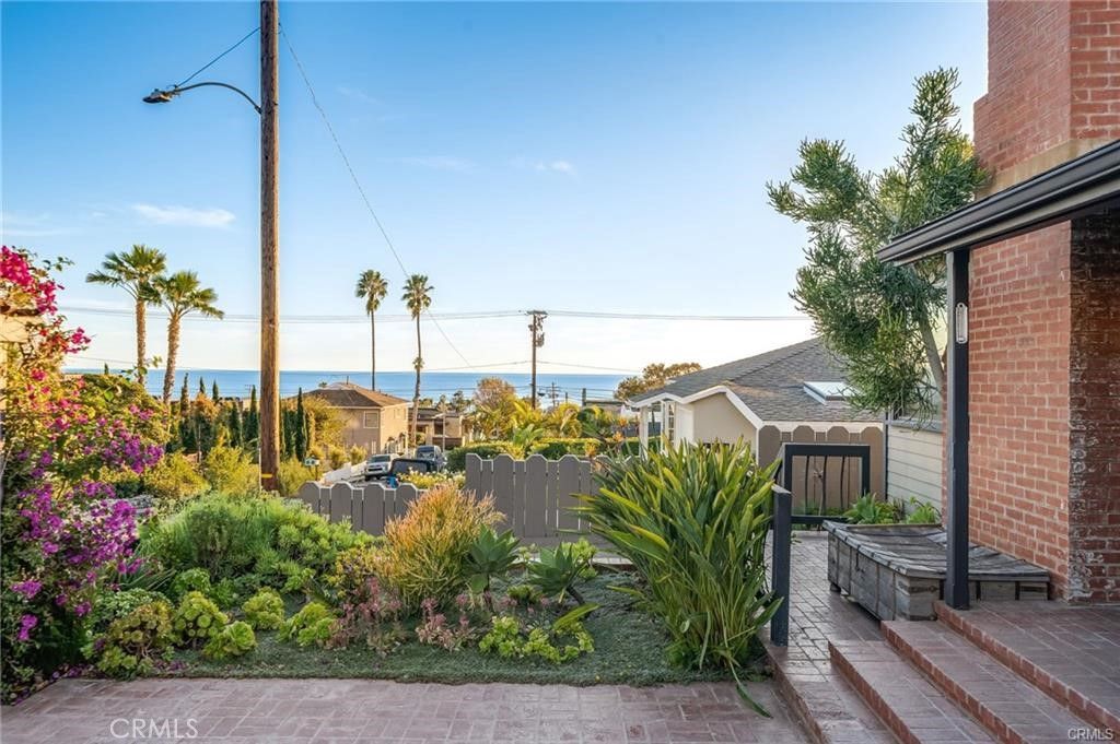 Photo of 252 Chiquita St, Laguna Beach, CA 92651 (MLS # LG26011430)