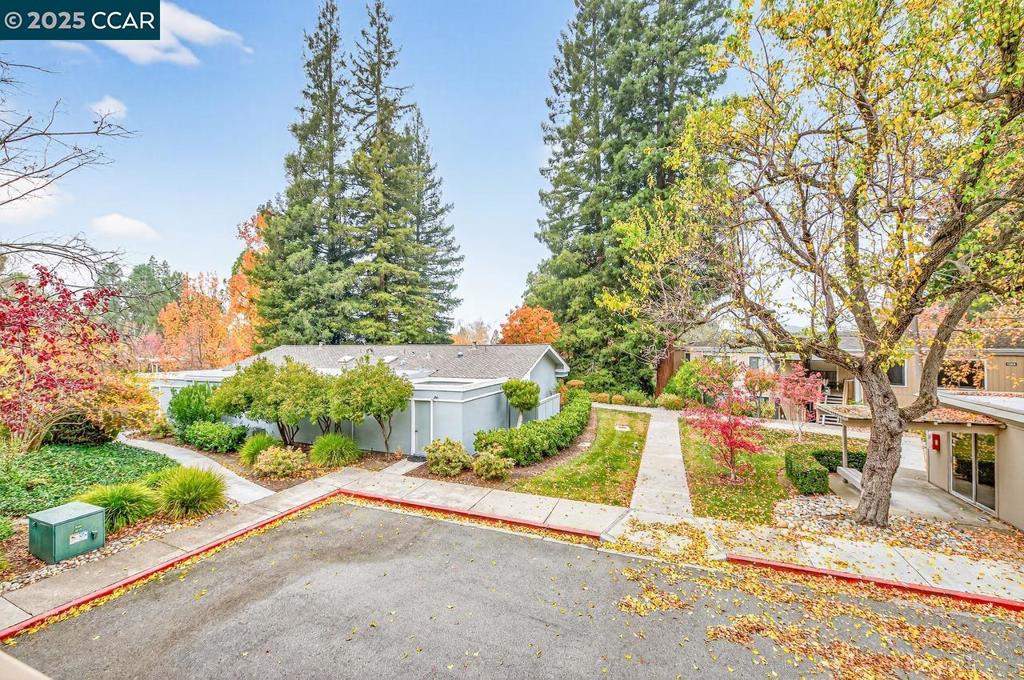 ROSSMOOR - Residential