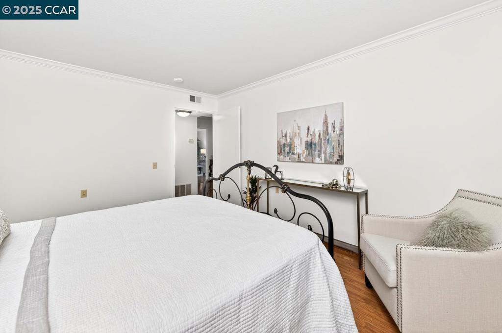 ROSSMOOR - Residential