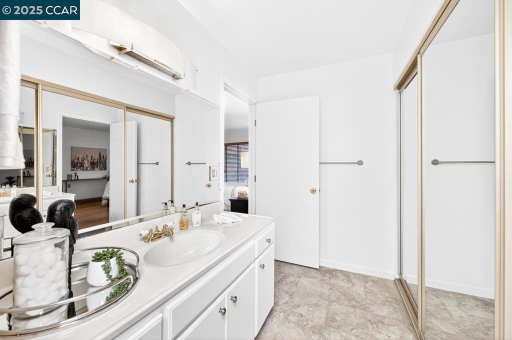 ROSSMOOR - Residential