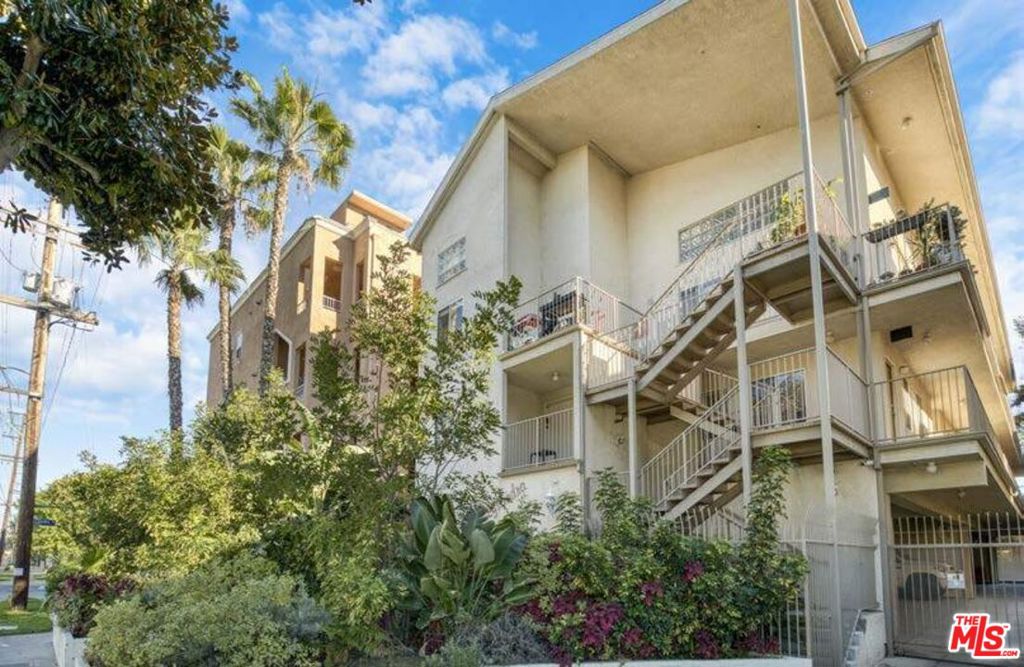 11508 Moorpark Street