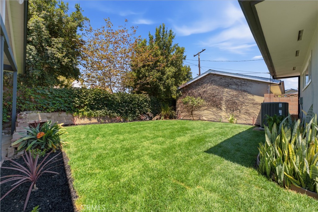 2116 Freeman
