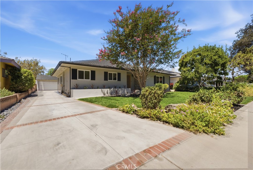 2116 Freeman