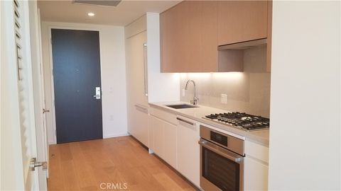 Photo of 877 Francisco Street #1720, Los Angeles, CA 90017 (MLS # CV26005879)