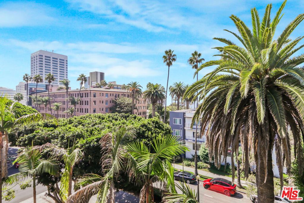 211 California Avenue 501, Santa Monica CA 90403