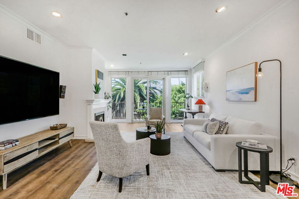 211 California Avenue 501