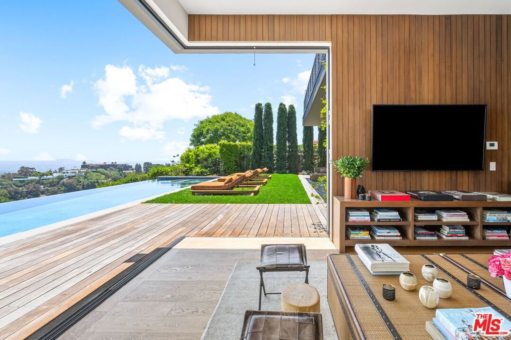 Photo of 1030 Somera Road, Los Angeles, CA 90077 (MLS # 25537777)