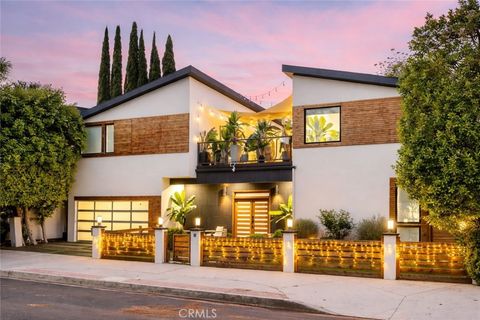 Photo of 11645 Woodbridge Street, Studio City, CA 91604 (MLS # SR26159516)