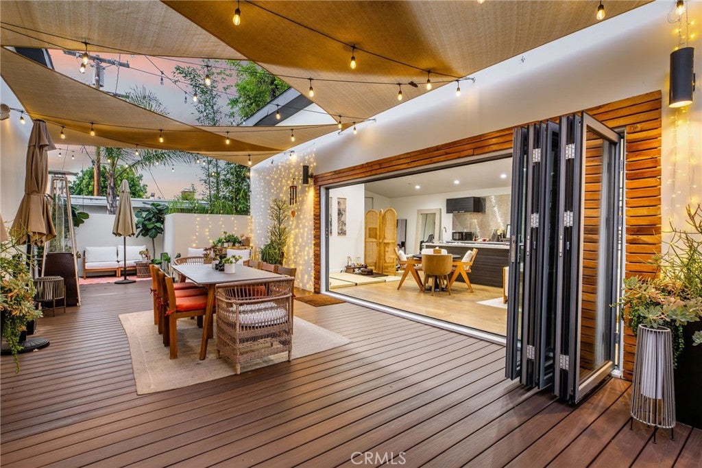 11645 Woodbridge Street, Studio City CA 91604