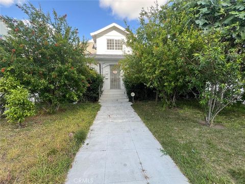 Photo of 1527 N Broadway #2, Santa Ana, CA 92706 (MLS # SR25187136)