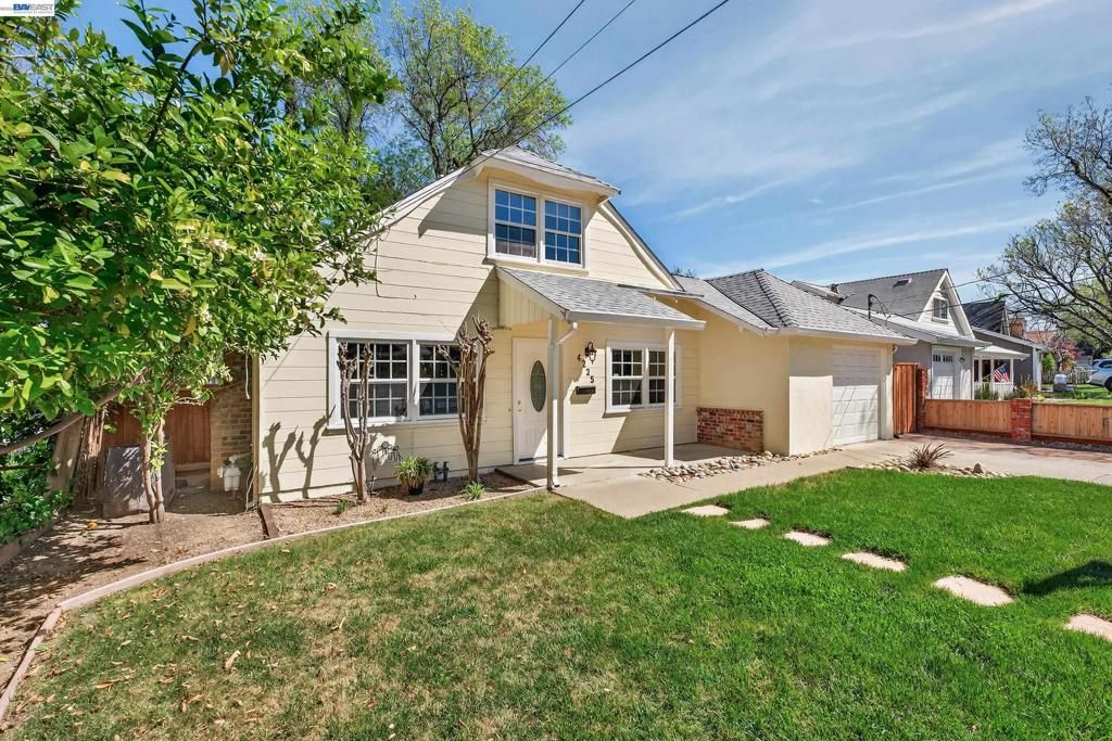 Photo of 4225 Sherwood Ct Ct, Concord, CA 94521 (MLS # 41127632)