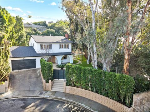 Photo of 3130 Dona Sarita Place, Studio City, CA 91604 (MLS # SR26017515)