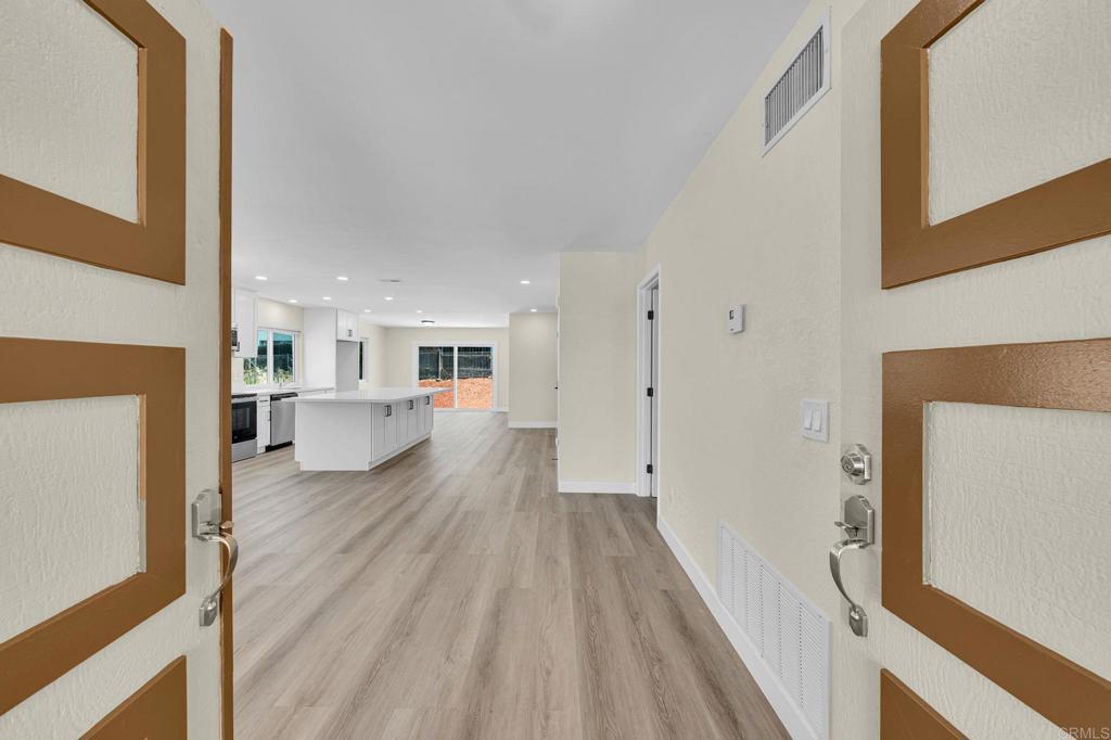 4946 Euclid Court