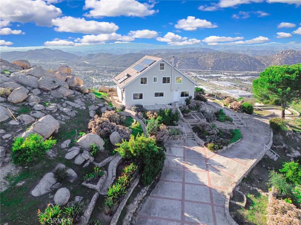 6750 Rainbow Heights Road