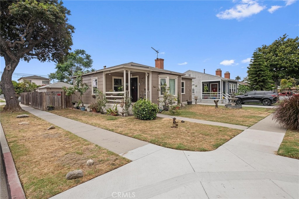 1040 E 67th Street
