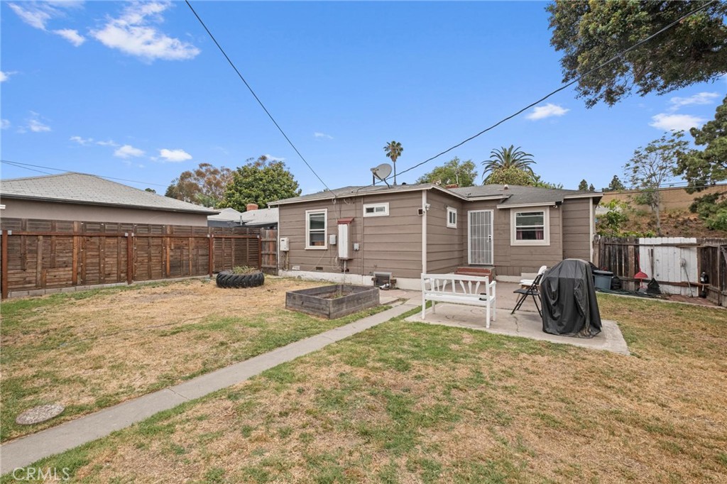 1040 E 67th Street