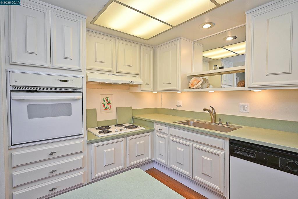 ROSSMOOR - Residential