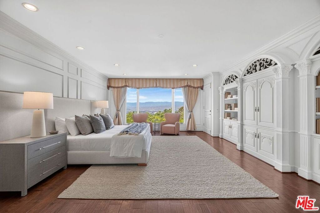 12053 Crest Court