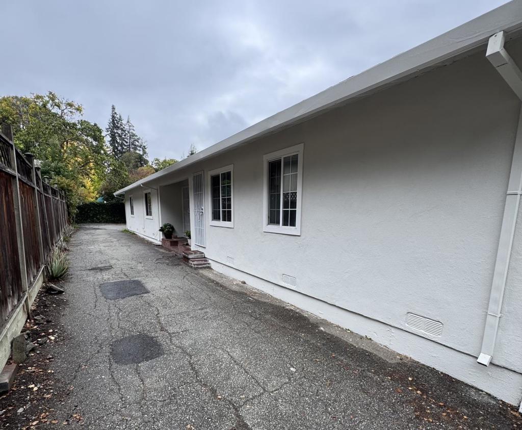 136 Donohoe Street