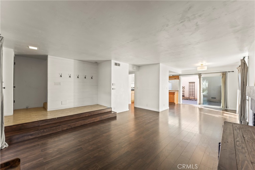 17641 Los Jardines W