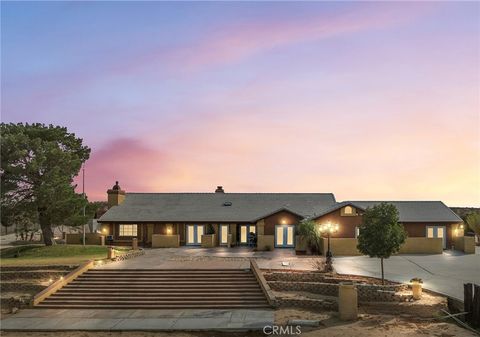 Photo of 13801 Shadow Mountain Rd, Helendale, CA 92342 (MLS # HD25226733)