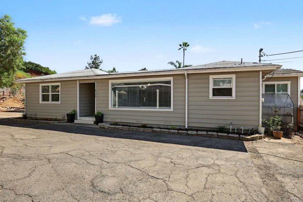 4135 N Cordoba Ave