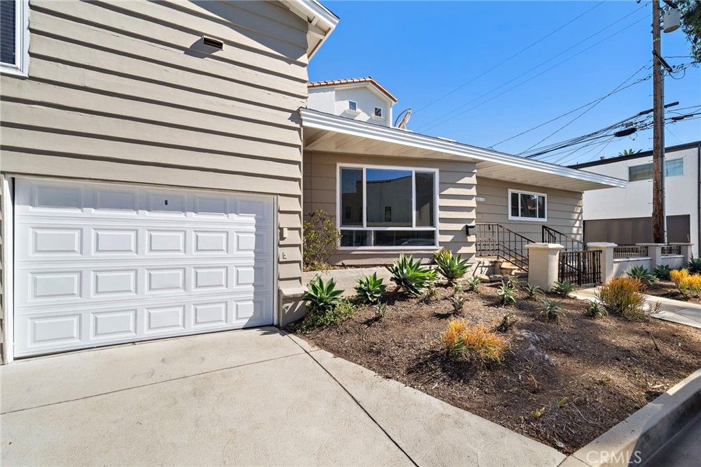 Photo of 3212 2nd Ave, Corona Del Mar, CA 92625 (MLS # PW25275823)