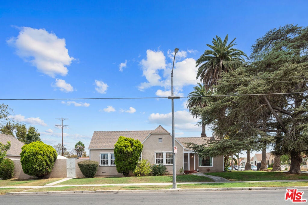 2059 W 78th Street