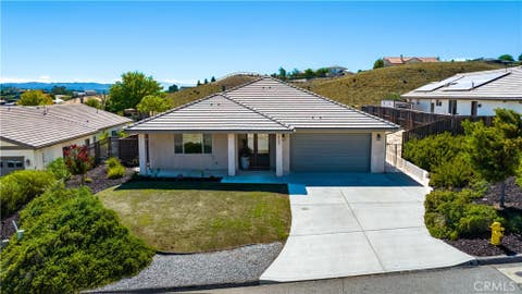 Photo of 3435 Catalina Place, Paso Robles, CA 93446 (MLS # NS26180579)