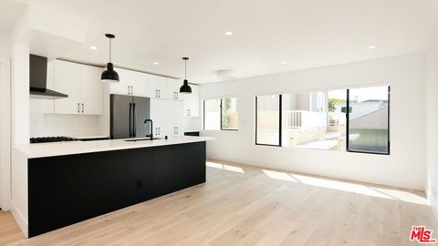 Photo of 2811 3rd Street #8, Santa Monica, CA 90405 (MLS # 26840393)