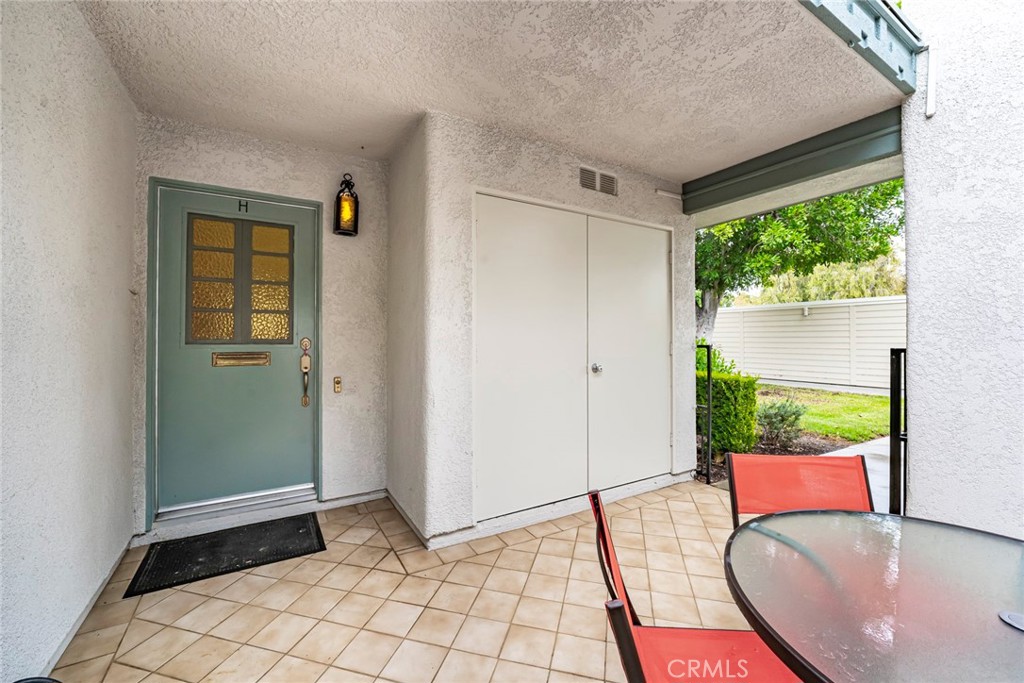 2220 E Via Mariposa East H