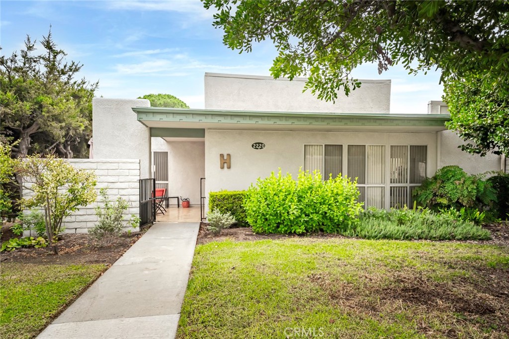 2220 E Via Mariposa East H