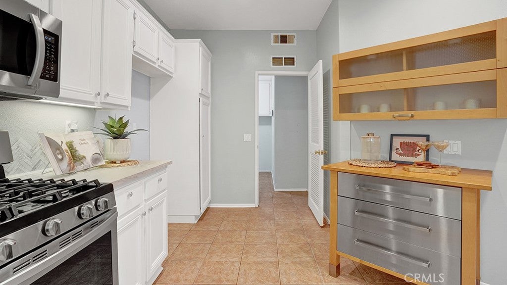 933 Somerville, Irvine CA 92620 - Photo 9