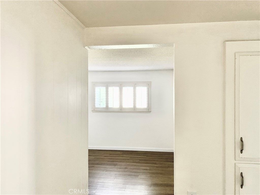 listing image 130721292127043428309