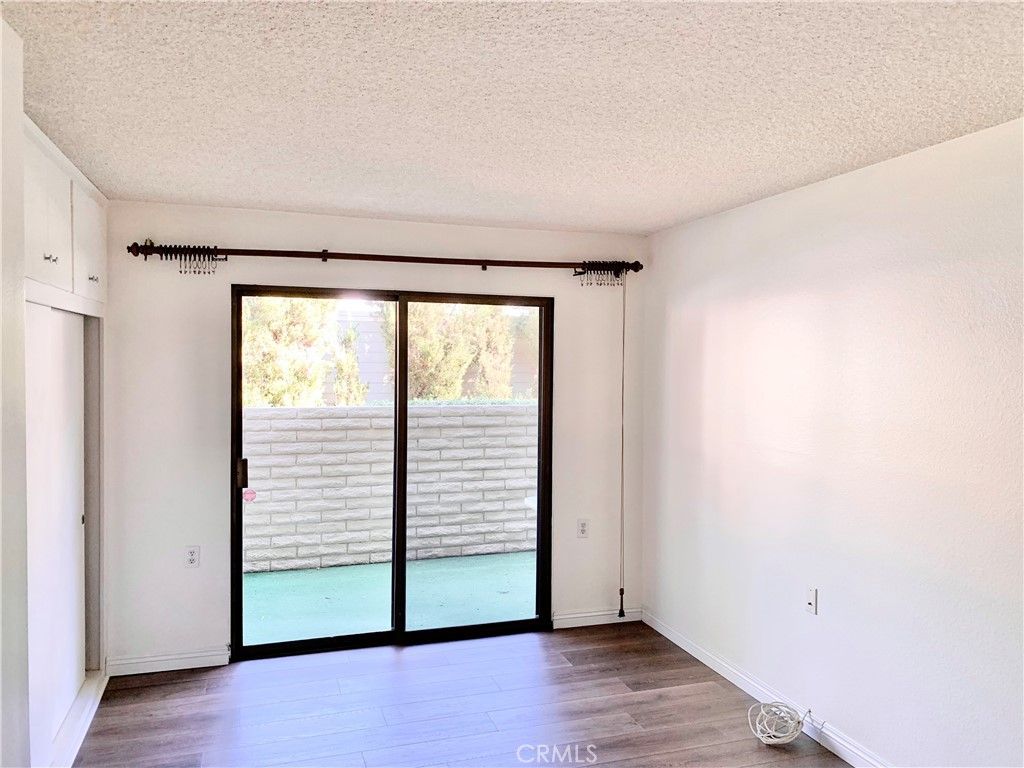 listing image 130728440449630243800