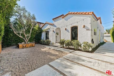 Photo of 465 N Croft Avenue, Los Angeles, CA 90048 (MLS # 26645669)