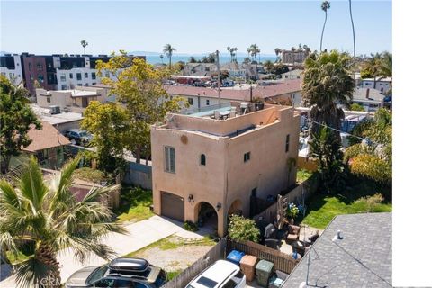 Photo of 153-155 S Laurel Street, Ventura, CA 93001 (MLS # SW26098185)
