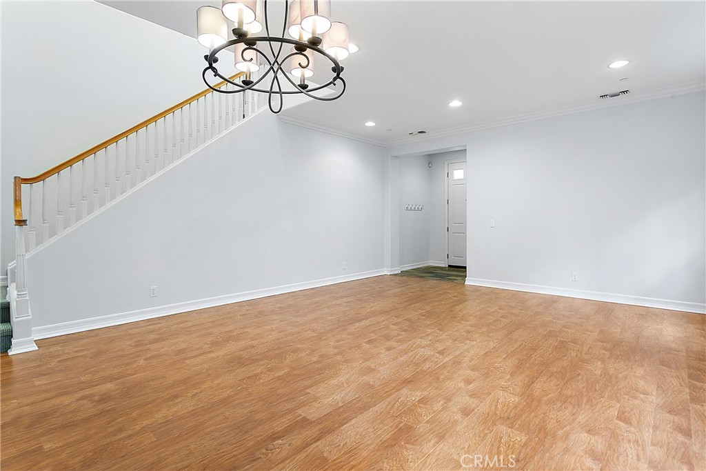 54 Laurelhurst Dr