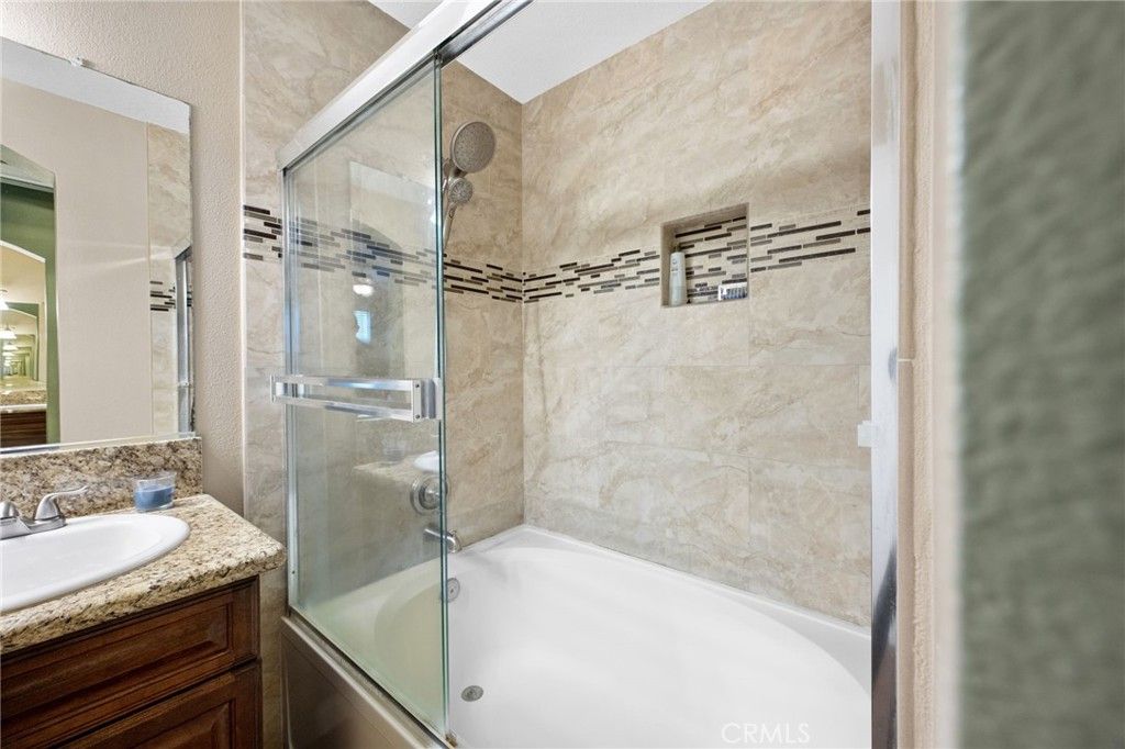 listing image 130728750373226245300