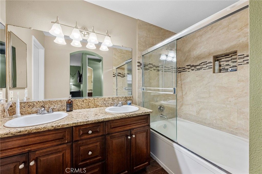 listing image 130727927438674422630