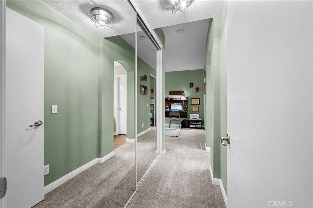 listing image 130724076036131085650
