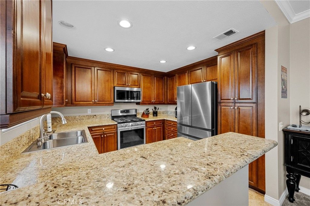 listing image 130724997185213203607