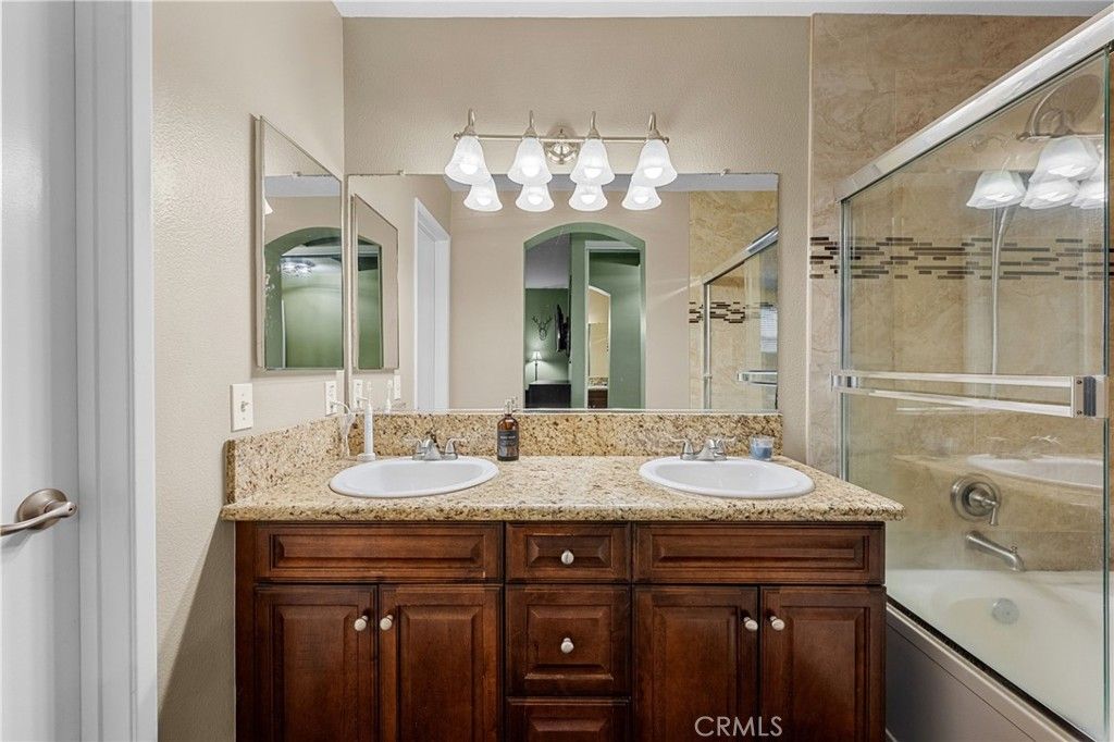 listing image 130728051701435200014