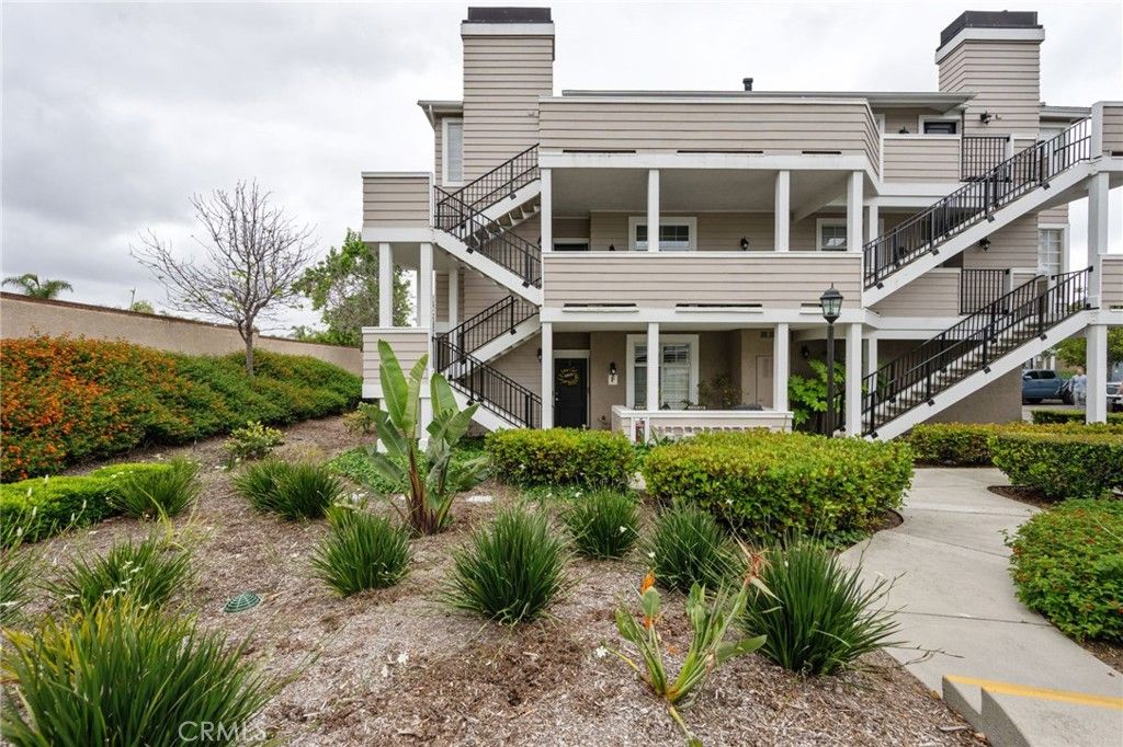 listing image 130726523326235532572