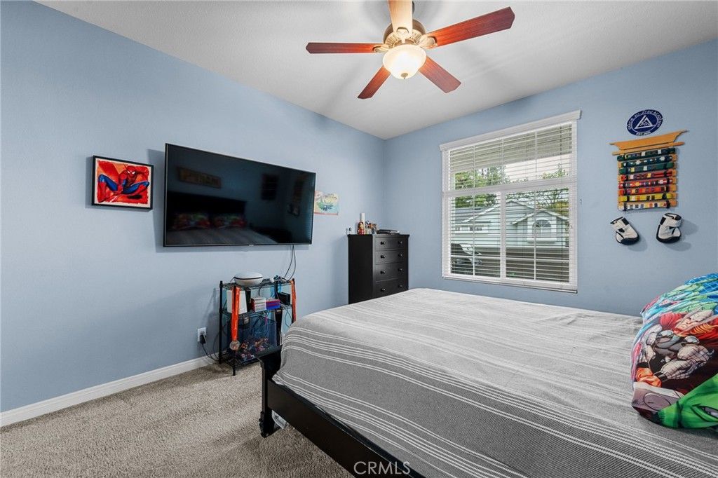 listing image 130729421533639505936