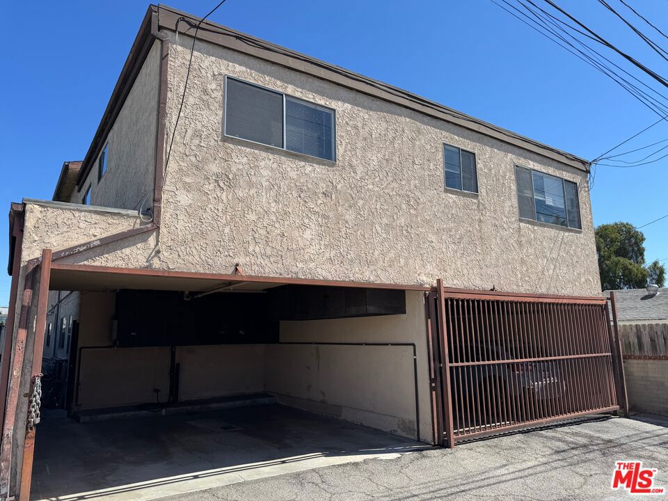 Properties 1 1645 Centinela Avenue