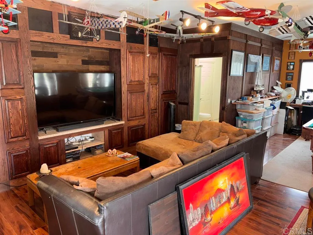 Fallbrook, California 92028, United States, 4 Bedrooms Bedrooms, ,4 BathroomsBathrooms,Residential,Active,188926