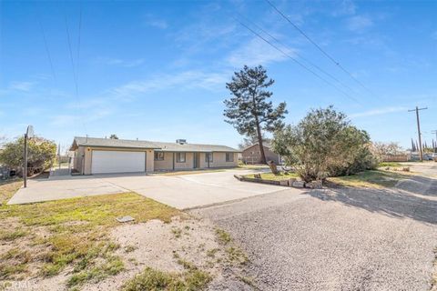 Photo of 10401 Victor Ave, Hesperia, CA 92345 (MLS # CV26050086)