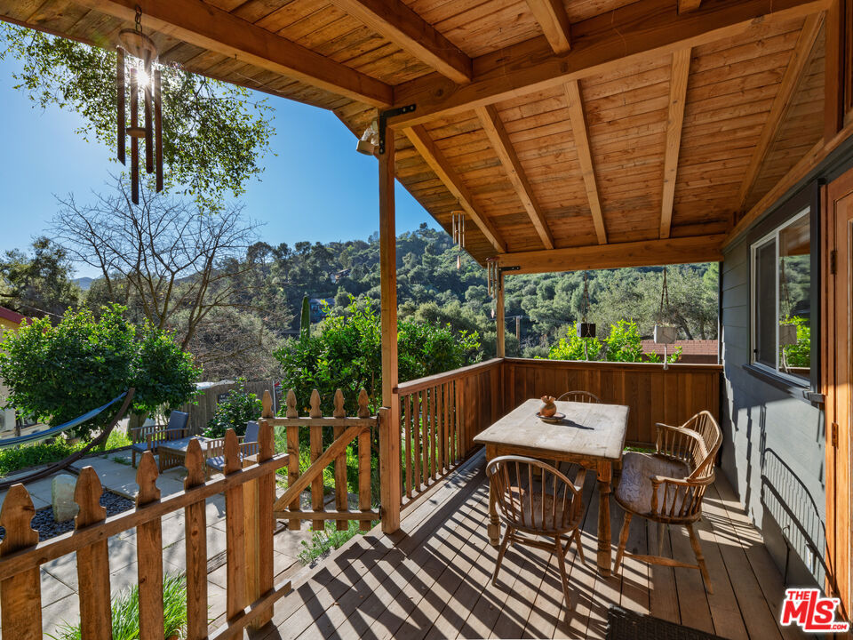 1256 N Topanga Canyon Boulevard