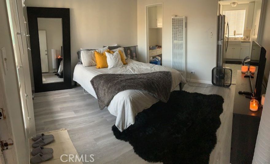 Remolded Nice Studio with Laminate Wood Floors & a Big Window in the Living Area!

Owner pays water only, Tenant pays all other utilities electric, gas, trash, cable/internet, etc .

Modern refrigerator, oven and microwave included.

Community Laundry.

No Parking Available.